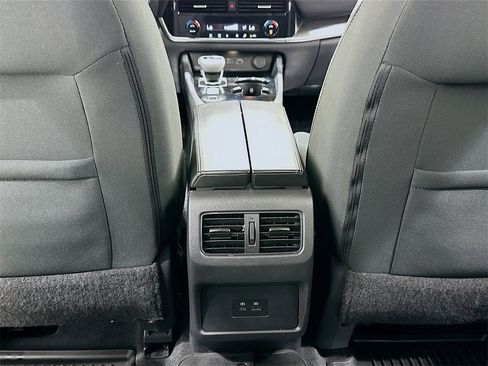 Used 2022 Nissan Rogue SV image 25