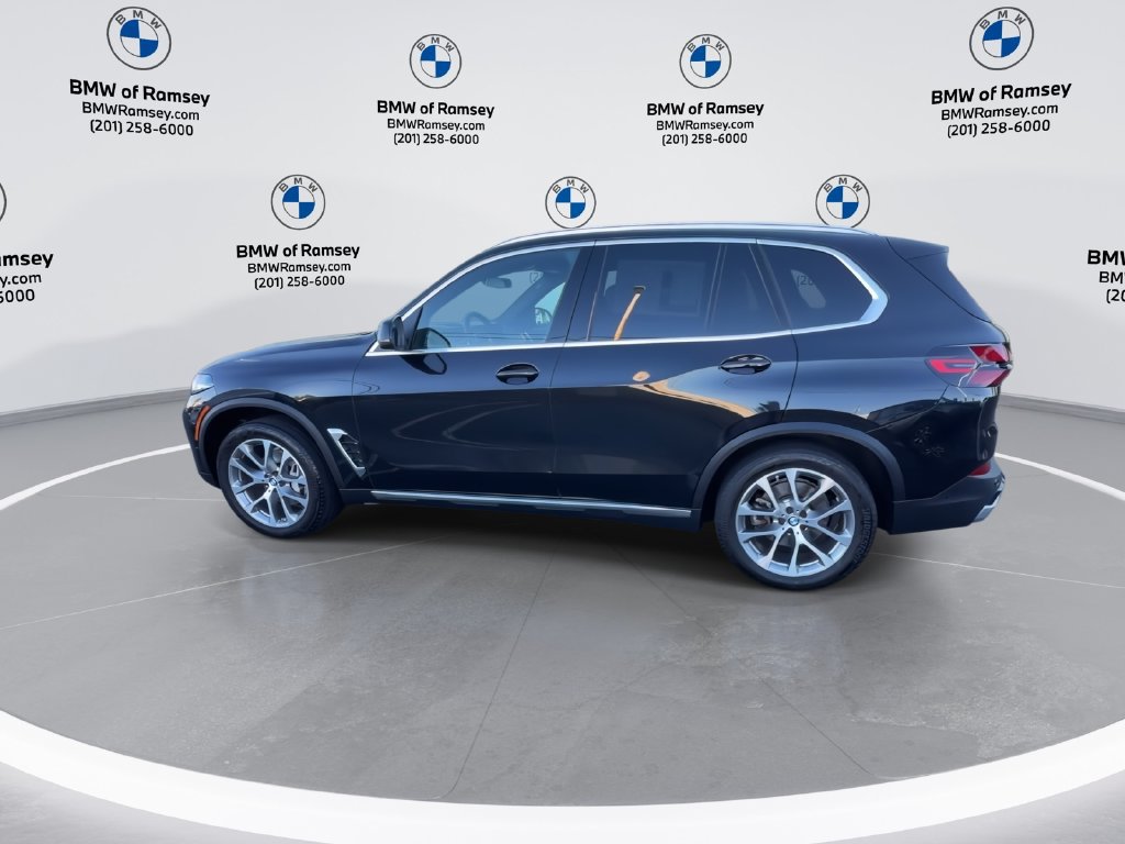 Used 2024 BMW X5 xDrive40i AWD/4WD image 5
