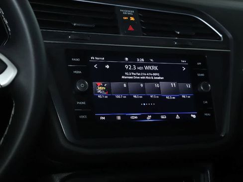 Certified 2023 Volkswagen Tiguan SE image 25