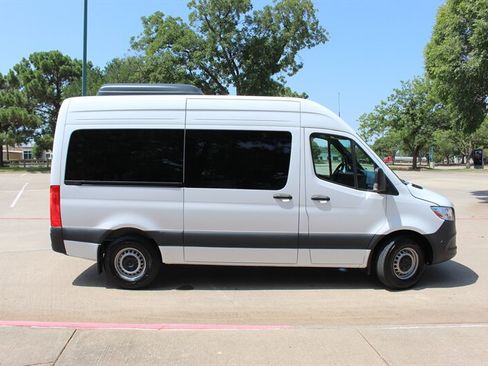 Used 2024 Mercedes-Benz Sprinter 2500 image 6