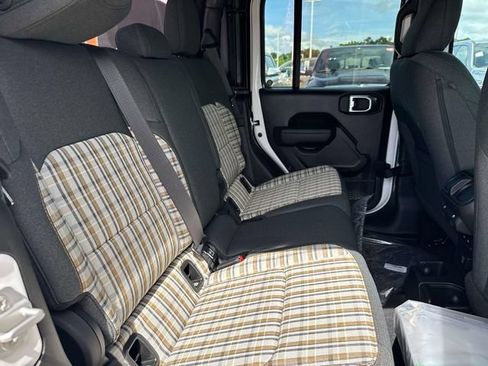 New 2026 Jeep Gladiator Sport AWD/4WD image 12