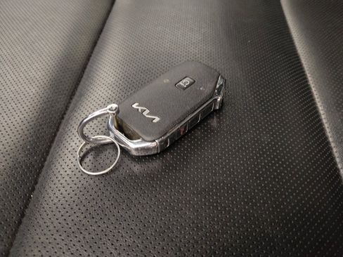 Used 2022 Kia Telluride LX AWD/4WD image 32