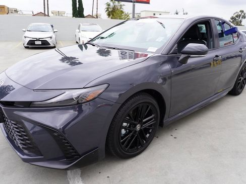 Certified 2025 Toyota Camry SE image 4