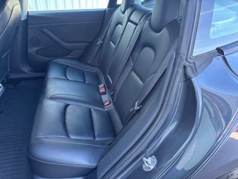 Used 2022 Tesla Model 3 Performance image 28