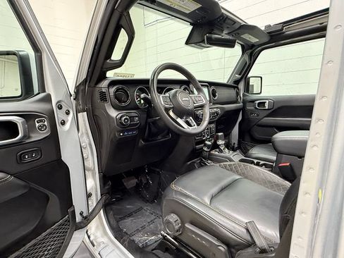 Used 2023 Jeep Wrangler Unlimited Sahara AWD/4WD image 32