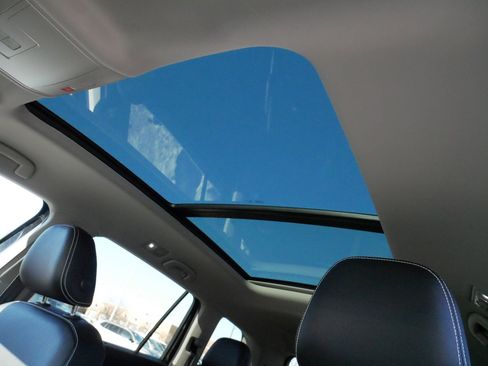 Certified 2023 Volkswagen Atlas SE w/ Panoramic Sunroof Package image 30