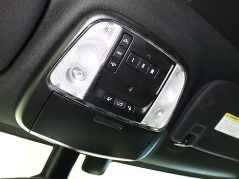 Used 2019 Jeep Grand Cherokee Altitude image 26