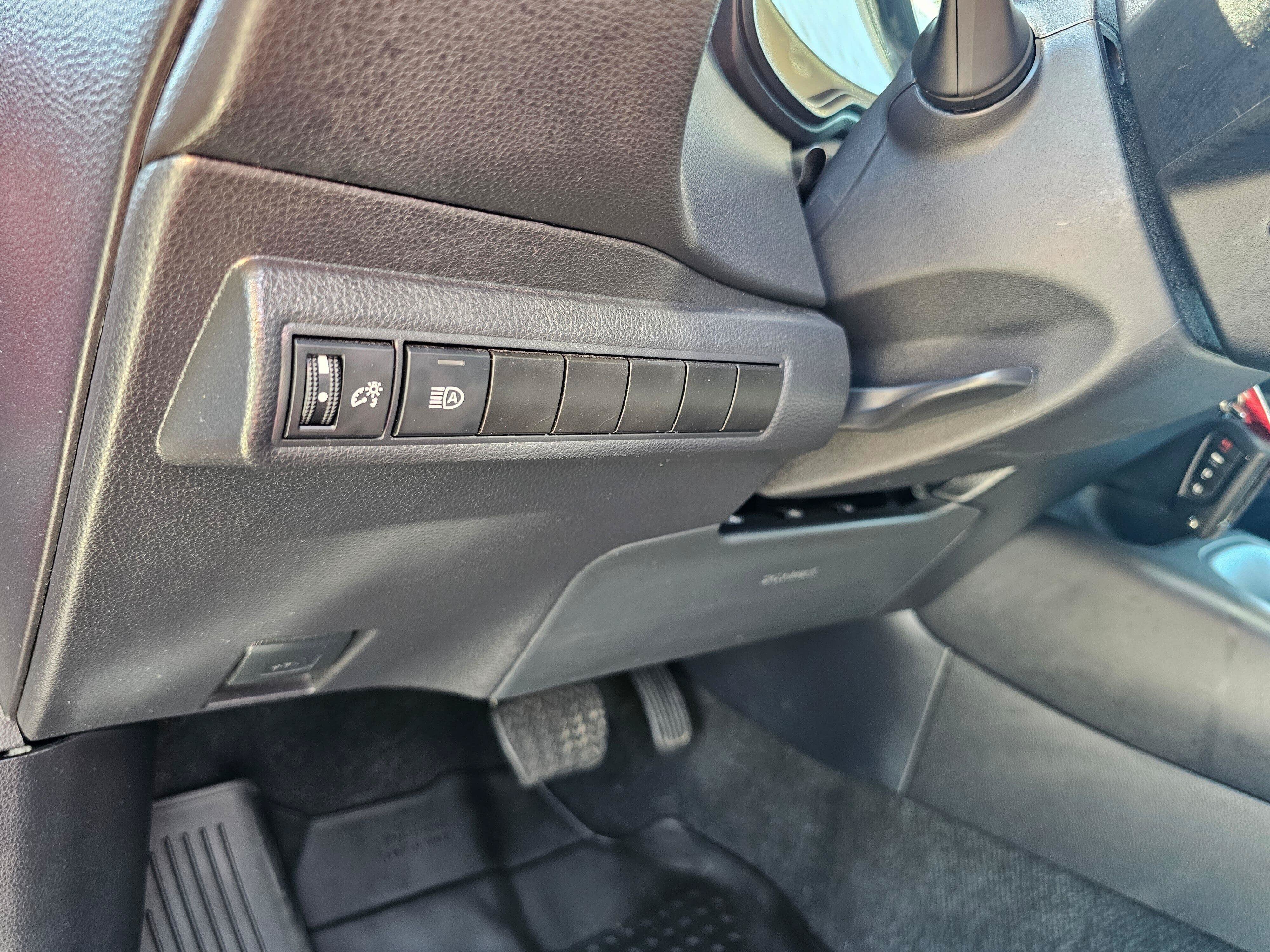 Certified 2025 Toyota Corolla LE FWD image 20