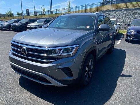 Used 2022 Volkswagen Atlas Cross Sport SE image 9