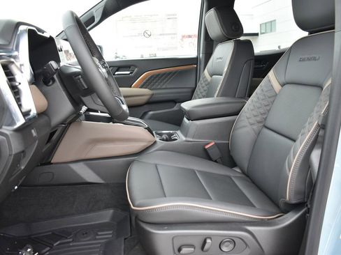 New 2026 GMC Canyon Denali image 18