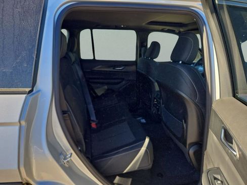 New 2025 Jeep Grand Cherokee Laredo X image 26