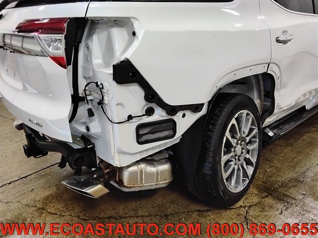 Used 2023 GMC Acadia Denali w/ Trailering Package AWD/4WD image 19
