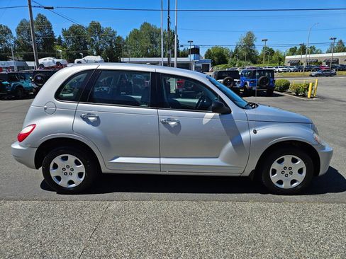 Used 2009 Chrysler PT Cruiser FWD image 6