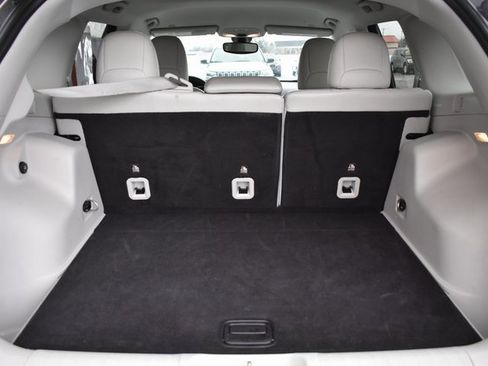 Used 2019 Jeep Cherokee Limited image 38