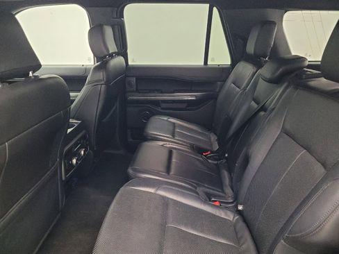 Used 2018 Ford Expedition Max XLT w/ Equipment Group 202A RWD image 18