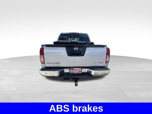 Used 2014 Nissan Frontier SV image 4