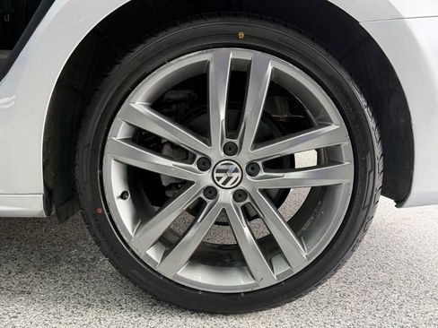 Used 2018 Volkswagen Passat 2.0T R-Line FWD image 43