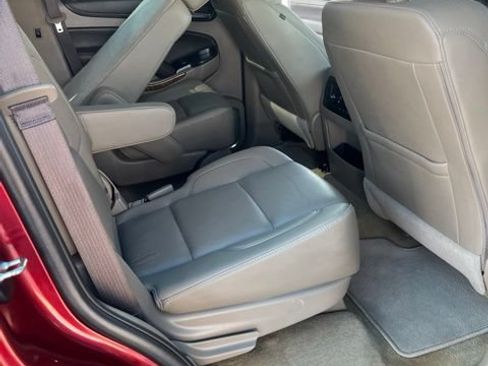 Used 2018 Chevrolet Tahoe Premier RWD image 12