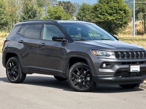 Used 2023 Jeep Compass Latitude w/ Convenience Group AWD/4WD image 1