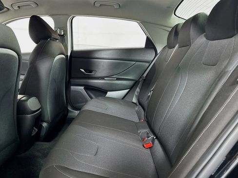 Used 2024 Hyundai Elantra SE FWD image 10