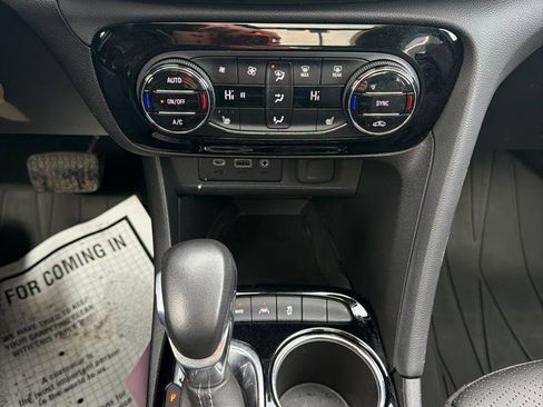 Used 2023 Buick Encore GX Essence w/ Experience Buick Package image 31