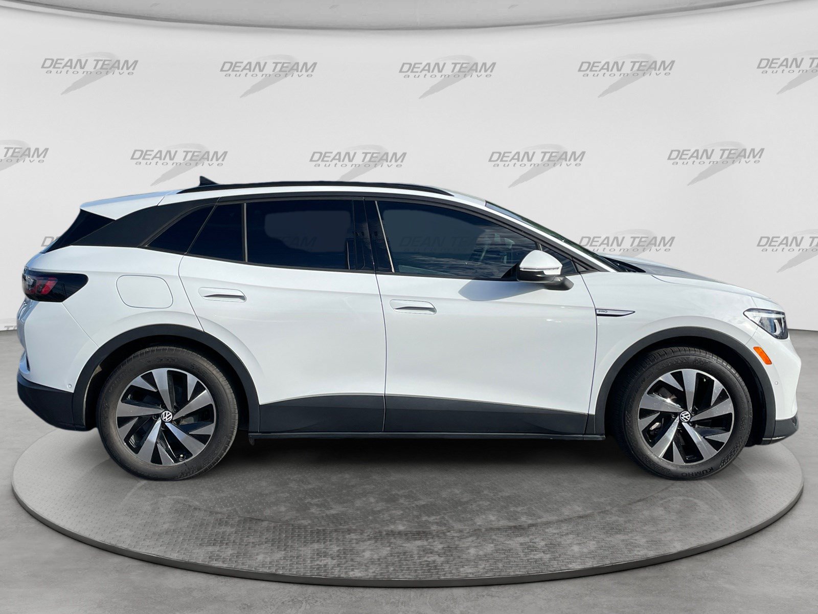 Used 2023 Volkswagen ID.4 Pro RWD image 9