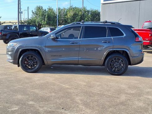 Used 2019 Jeep Cherokee Latitude Plus AWD/4WD image 5