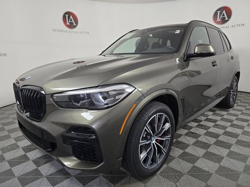 Used 2022 BMW X5 xDrive40i w/ M Sport Package image 5