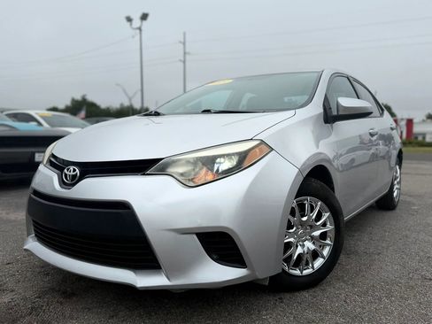 Used 2015 Toyota Corolla LE FWD image 12