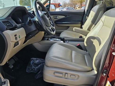 Used 2019 Honda Pilot Touring image 5