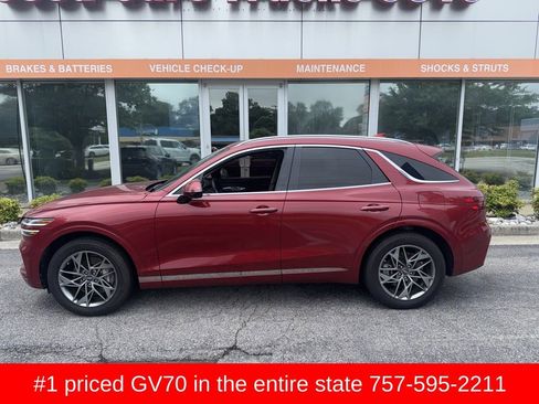 Used 2023 Genesis GV70 2.5T w/ Advanced Package AWD/4WD image 3