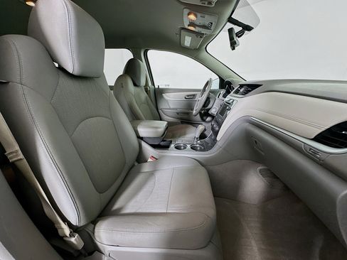 Used 2017 Chevrolet Traverse LT w/ Style and Technology Package image 31