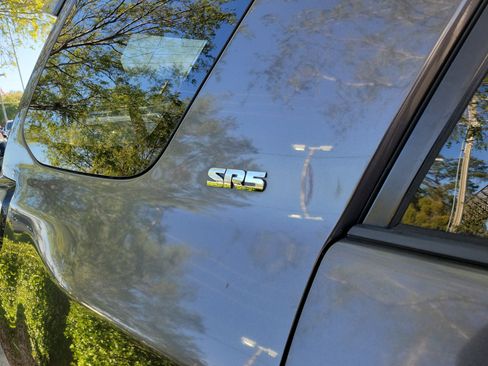 Used 2017 Toyota 4Runner SR5 image 13