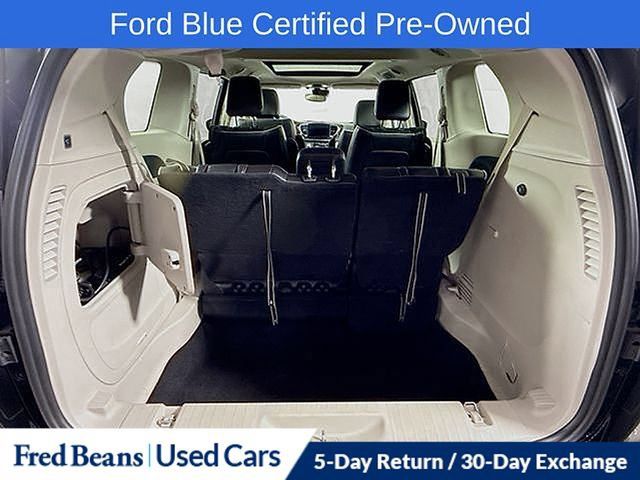 Used 2023 Chrysler Pacifica Limited FWD image 46