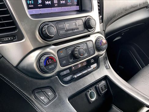 Used 2018 Chevrolet Suburban LT RWD image 36