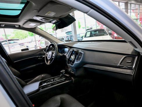 Used 2020 Volvo XC90 T5 Momentum w/ Protection Package Premier AWD/4WD image 25
