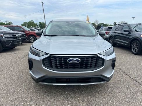 Certified 2024 Ford Escape Active AWD/4WD image 2