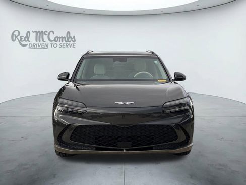 Used 2024 Genesis GV60 RWD image 8