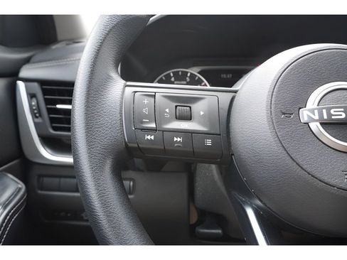 Used 2024 Nissan Rogue SV FWD image 20