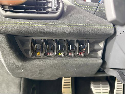 Used 2023 Lamborghini Huracan STO image 26