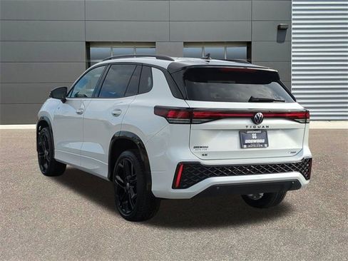 New 2026 Volkswagen Tiguan SE R-Line image 5