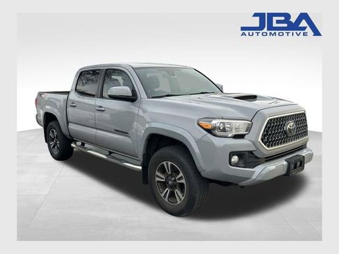 Used 2019 Toyota Tacoma TRD Sport image 1