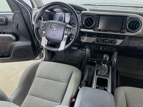 Used 2021 Toyota Tacoma SR5 RWD image 17