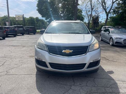 Used 2013 Chevrolet Traverse LS FWD image 2