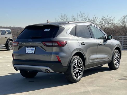 New 2025 Ford Escape SE image 4