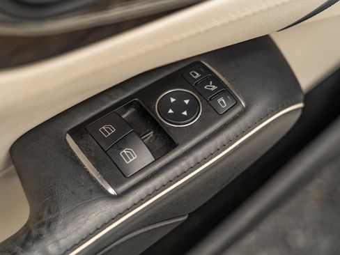 Used 2013 Mercedes-Benz SL 550 image 14