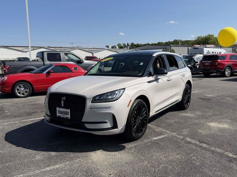 Used 2024 Lincoln Corsair AWD w/ Equipment Group 101A image 5