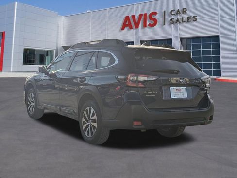 Used 2025 Subaru Outback Premium image 3