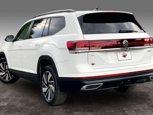 Used 2024 Volkswagen Atlas SE AWD/4WD image 11