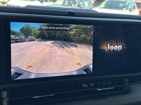 Used 2025 Jeep Gladiator Sport AWD/4WD image 24
